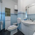 Guesthost - Casa Di Maty - Cozy With Balcony Apartamento La Spezia