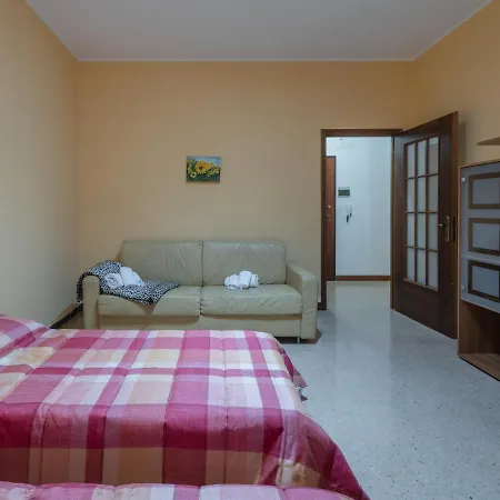 Guesthost - Casa Di Maty - Cozy With Balcony Apartamento