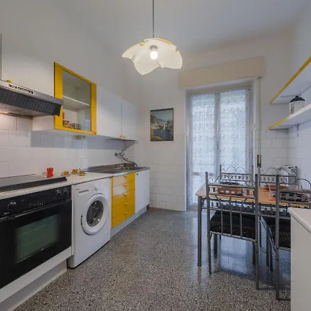 Guesthost - Casa Di Maty - Cozy With Balcony *