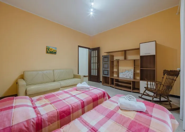 Guesthost - Casa Di Maty - Cozy With Balcony * La Spezia